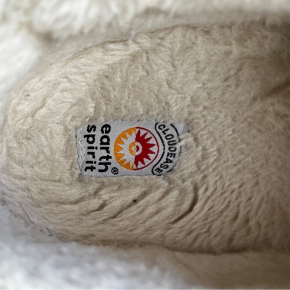 Men’s Brown Moccasin style slippers. Size 8.5. - Picture 4 of 5